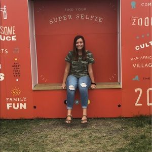 Meet your Posher, Lia